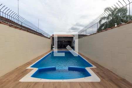 Casa para alugar com 250m², 3 quartos e 3 vagas Casa para alugar com 250m², 3 quartos e 3 vagasPiscina