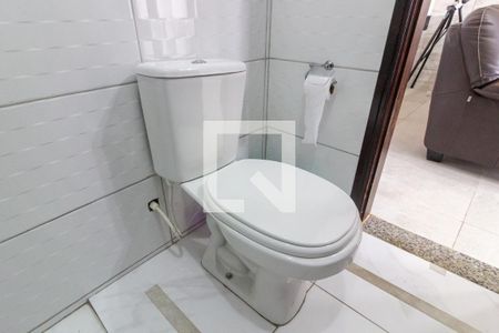 Casa para alugar com 250m², 3 quartos e 3 vagas Casa para alugar com 250m², 3 quartos e 3 vagasDetalhe do lavabo da churrasqueira