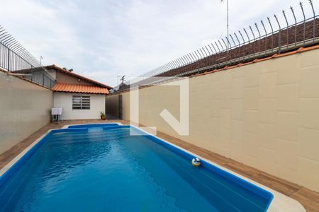 Casa para alugar com 250m², 3 quartos e 3 vagas Casa para alugar com 250m², 3 quartos e 3 vagasPiscina