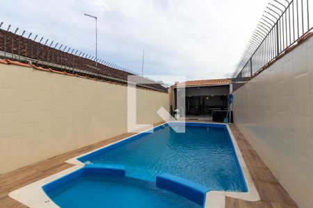 Casa para alugar com 250m², 3 quartos e 3 vagas Casa para alugar com 250m², 3 quartos e 3 vagasPiscina
