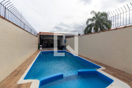 Casa para alugar com 250m², 3 quartos e 3 vagas Casa para alugar com 250m², 3 quartos e 3 vagasPiscina