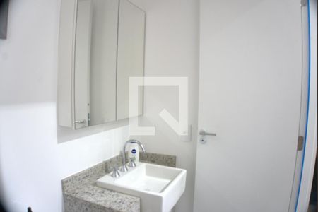 Banheiro de kitnet/studio para alugar com 1 quarto, 26m² em Vila Mariana, São Paulo