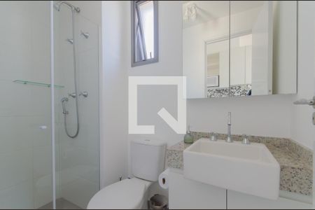 Banheiro social de kitnet/studio para alugar com 1 quarto, 26m² em Vila Mariana, São Paulo