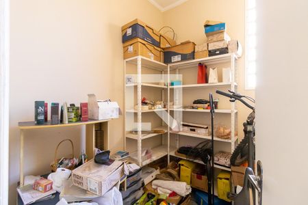 Casa à venda com 180m², 3 quartos e 4 vagas Casa à venda com 180m², 3 quartos e 4 vagasQuarto de apoio