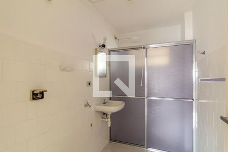 Banheiro de kitnet/studio à venda com 1 quarto, 43m² em Vila Buarque, São Paulo