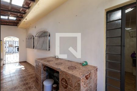 Casa à venda com 150m², 2 quartos e 1 vagaCorredor Lateral