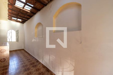 Casa à venda com 150m², 2 quartos e 1 vagaCorredor Lateral