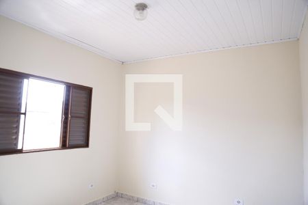 Quarto 2 de casa para alugar com 2 quartos, 50m² em Vila Clarice, São Paulo