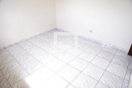 Quarto 2 de casa para alugar com 2 quartos, 50m² em Vila Clarice, São Paulo
