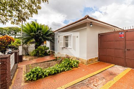 Casa à venda com 380m², 2 quartos e 10 vagasFachada da Casa