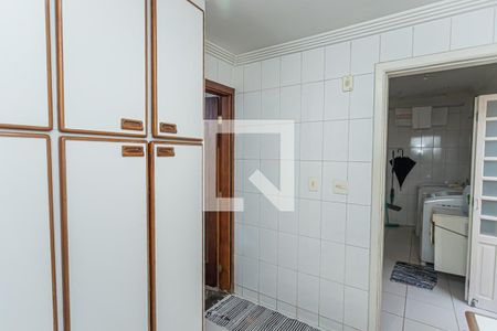 Casa à venda com 980m², 5 quartos e 9 vagasDespensa