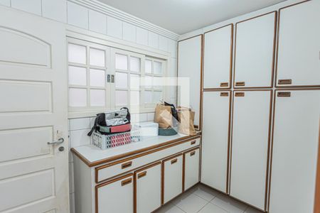 Casa à venda com 980m², 5 quartos e 9 vagasDespensa