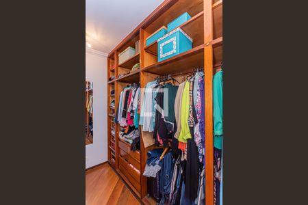 Casa à venda com 980m², 5 quartos e 9 vagasCloset suite 1