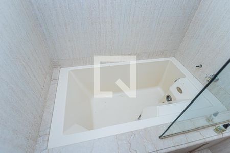 Casa à venda com 980m², 5 quartos e 9 vagasBanheiro Social