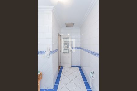 Casa à venda com 980m², 5 quartos e 9 vagasBanheiro externo