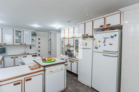 Casa à venda com 980m², 5 quartos e 9 vagasCopa e cozinha