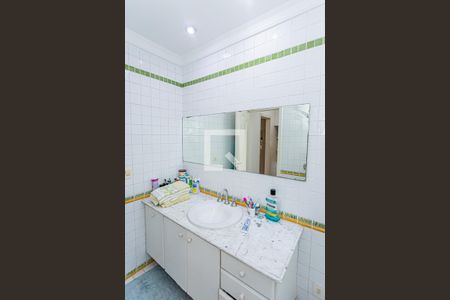 Casa à venda com 980m², 5 quartos e 9 vagasBanheiro suite 3