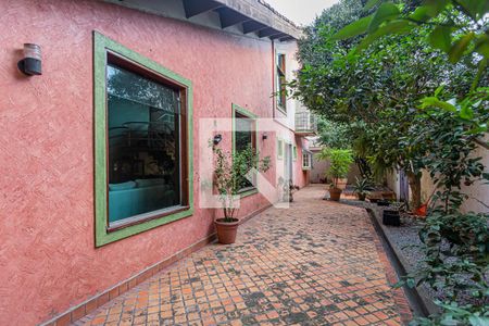 Casa à venda com 980m², 5 quartos e 9 vagasQuintal