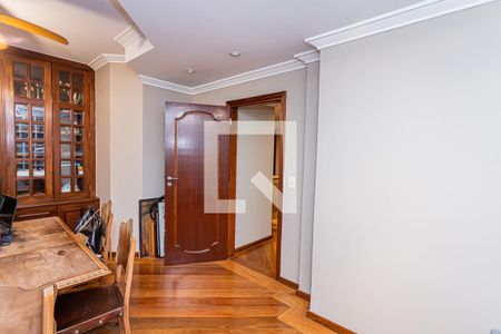 Casa à venda com 980m², 5 quartos e 9 vagasEscritório