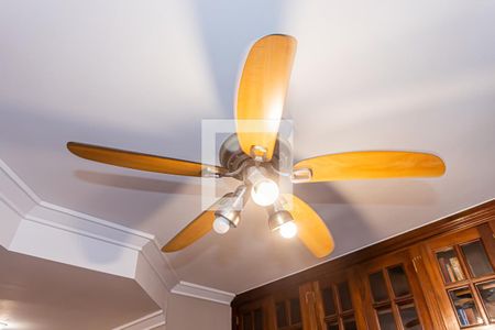 Casa à venda com 980m², 5 quartos e 9 vagasEscritório