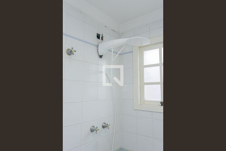 Casa à venda com 980m², 5 quartos e 9 vagasBanheiro suite 2