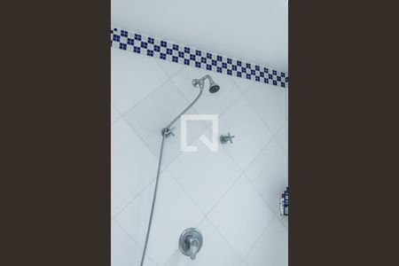 Casa à venda com 980m², 5 quartos e 9 vagasBanheiro suite 1