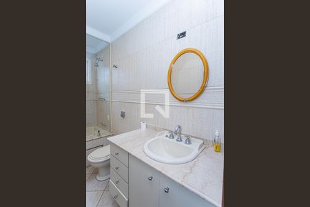 Casa à venda com 980m², 5 quartos e 9 vagasBanheiro Social