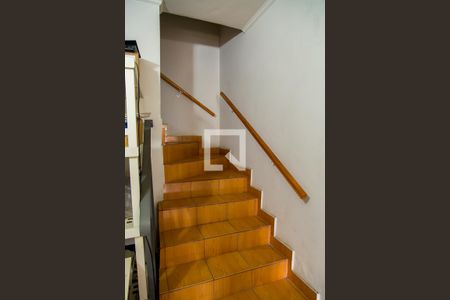 Casa à venda com 100m², 2 quartos e 1 vagaCorredor - Escada 