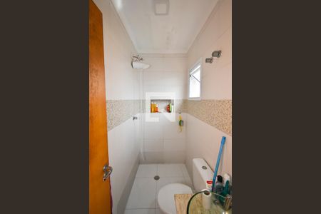 Casa de condomínio à venda com 60m², 2 quartos e 1 vaga Casa de condomínio à venda com 60m², 2 quartos e 1 vagaBanheiro da Suíte 1