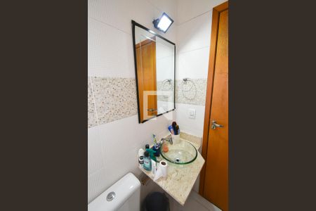 Casa de condomínio à venda com 60m², 2 quartos e 1 vaga Casa de condomínio à venda com 60m², 2 quartos e 1 vagaBanheiro da Suíte 1