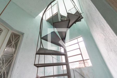 Studio para alugar com 20m², 1 quarto e sem vagaEscada