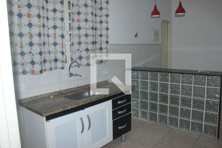 Sala/Cozinha de casa para alugar com 1 quarto, 30m² em Vila Erna, São Paulo