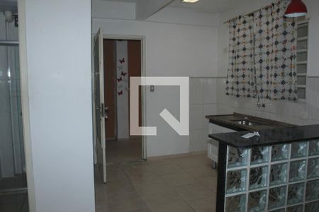 Sala/Cozinha de casa para alugar com 1 quarto, 30m² em Vila Erna, São Paulo