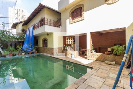 Casa à venda com 300m², 5 quartos e 7 vagas Casa à venda com 300m², 5 quartos e 7 vagasQuintal