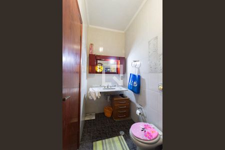 Casa à venda com 300m², 5 quartos e 7 vagas Casa à venda com 300m², 5 quartos e 7 vagasBanheiro Suíte 2