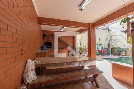 Casa à venda com 300m², 5 quartos e 7 vagas Casa à venda com 300m², 5 quartos e 7 vagasQuintal