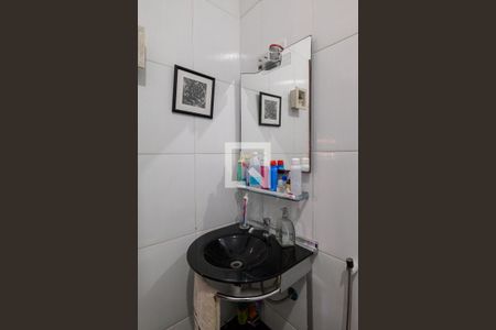 Casa à venda com 160m², 3 quartos e 2 vagasBanheiro Social