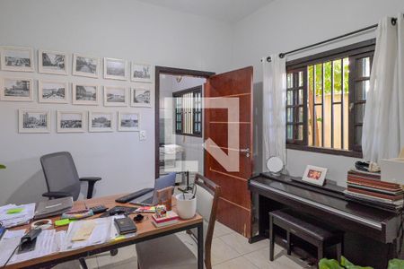 Casa à venda com 160m², 3 quartos e 2 vagasEscritorio