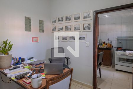 Casa à venda com 160m², 3 quartos e 2 vagasEscritorio
