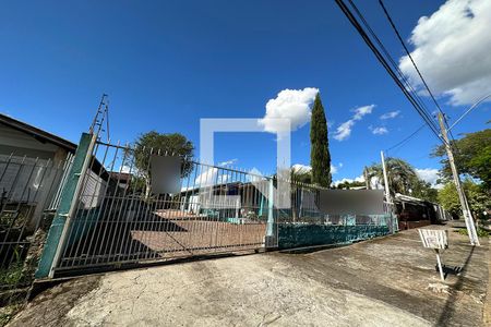 Casa à venda com 180m², 2 quartos e 2 vagasFachada