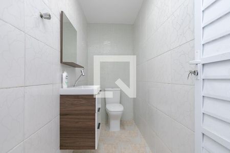 Casa para alugar com 120m², 2 quartos e 2 vagasBanheiro de Serviço