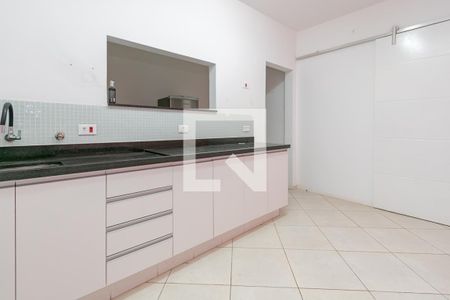 Casa para alugar com 120m², 2 quartos e 2 vagasCozinha