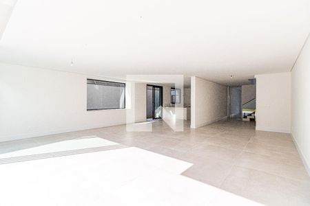 Sala de casa de condomínio à venda com 4 quartos, 385m² em Butantã, São Paulo