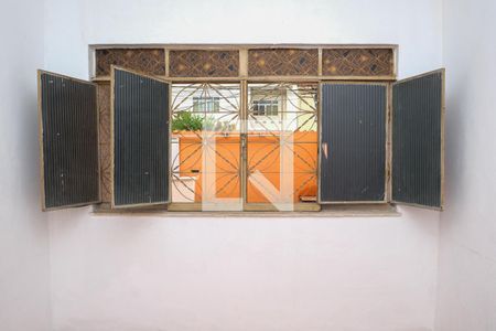 Quarto de casa para alugar com 3 quartos, 99m² em Juscelino, Mesquita
