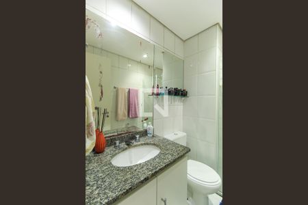 Apartamento à venda com 79m², 3 quartos e 2 vagas Apartamento à venda com 79m², 3 quartos e 2 vagasBanheiro