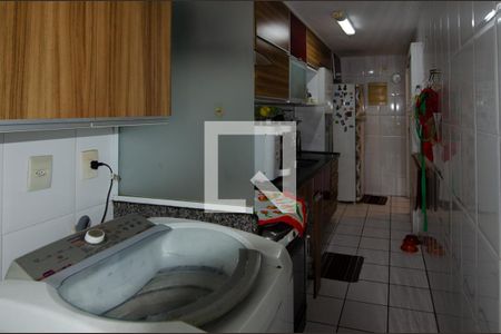 Apartamento à venda com 99m², 2 quartos e 1 vagaCozinha e área de serviço