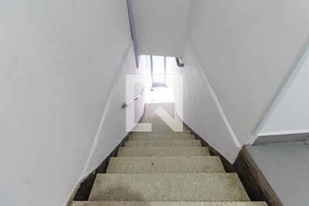 Apartamento para alugar com 52m², 2 quartos e sem vagaEscada