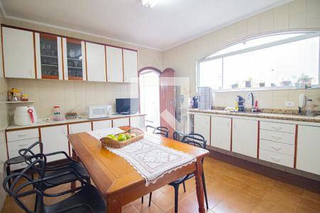 Casa à venda com 210m², 4 quartos e 5 vagascozinha