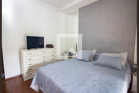 quarto 1 de casa à venda com 4 quartos, 210m² em Vila Mazzei, São Paulo