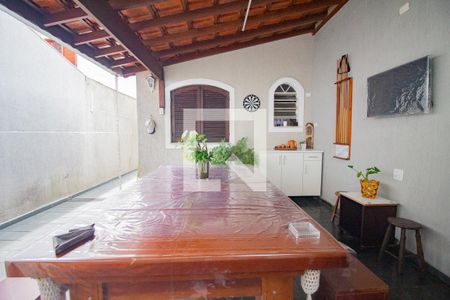 Casa à venda com 210m², 4 quartos e 5 vagasarea gourmet